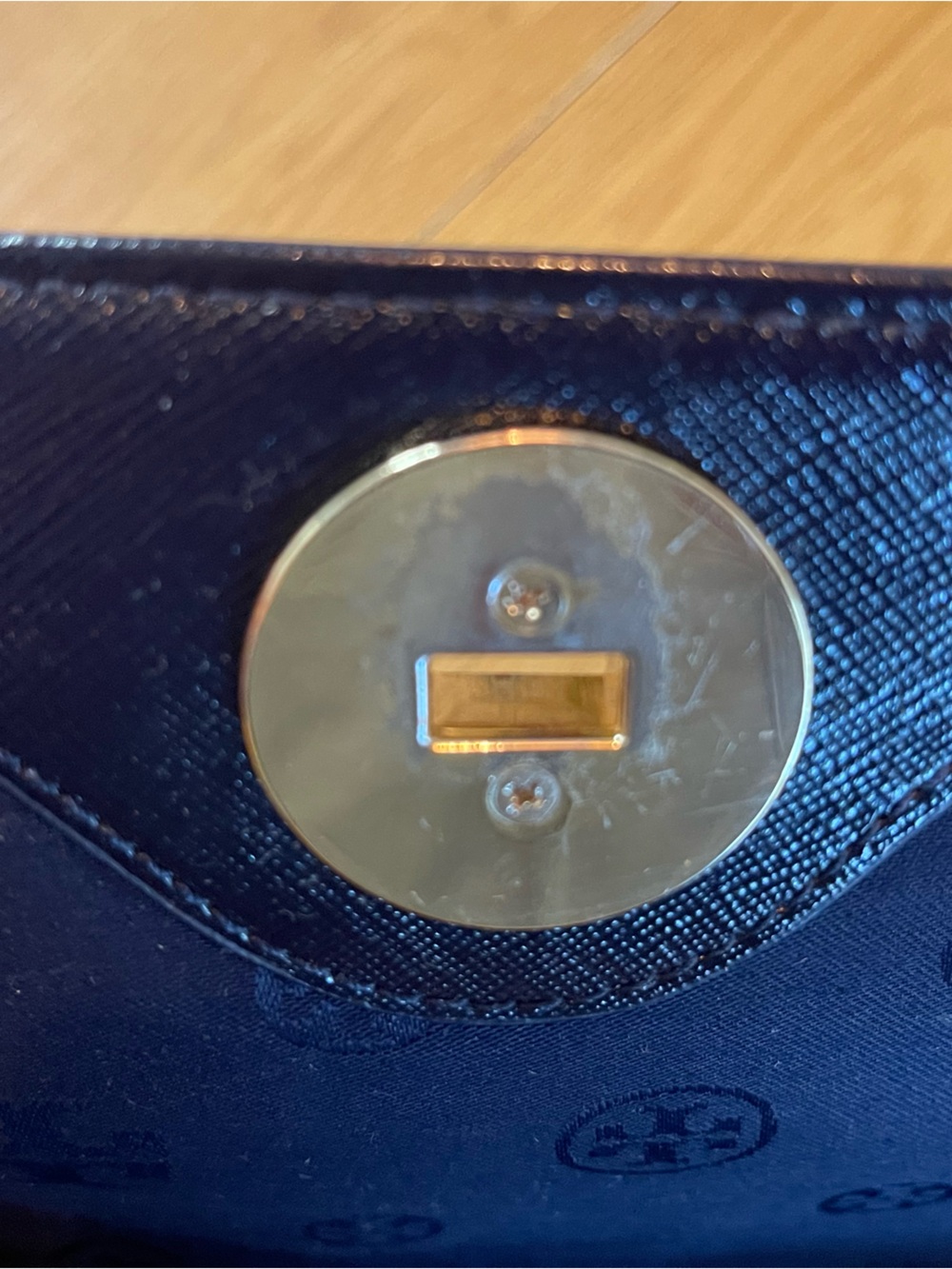 Tory Burch Navy Blue Leather Shoulder Purse/Clutch With Gold Chain - Picture 9 of 10